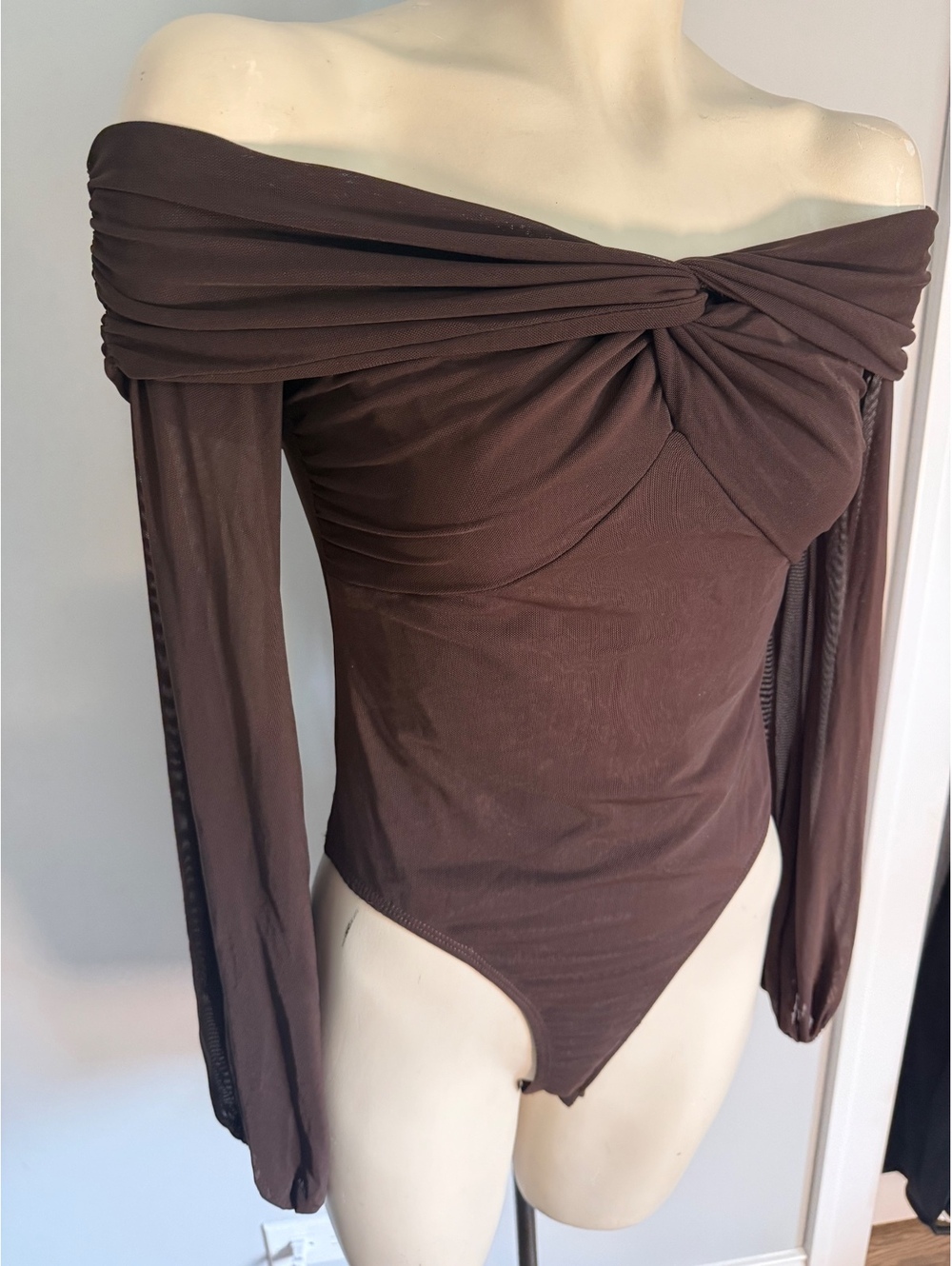 Princess Polly New With Tags Brown Off-Shoulder Long Sleeve Bodysuit